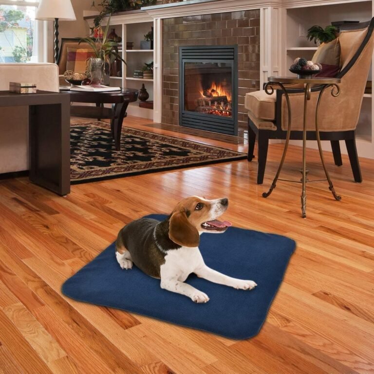 RIOGOO Almohadilla térmica Mascotas, Almohadilla eléctrica para Perros y Gatos Alfombrilla de Calentamiento Interior con Apagado automático 45x 45cm (18x18in)